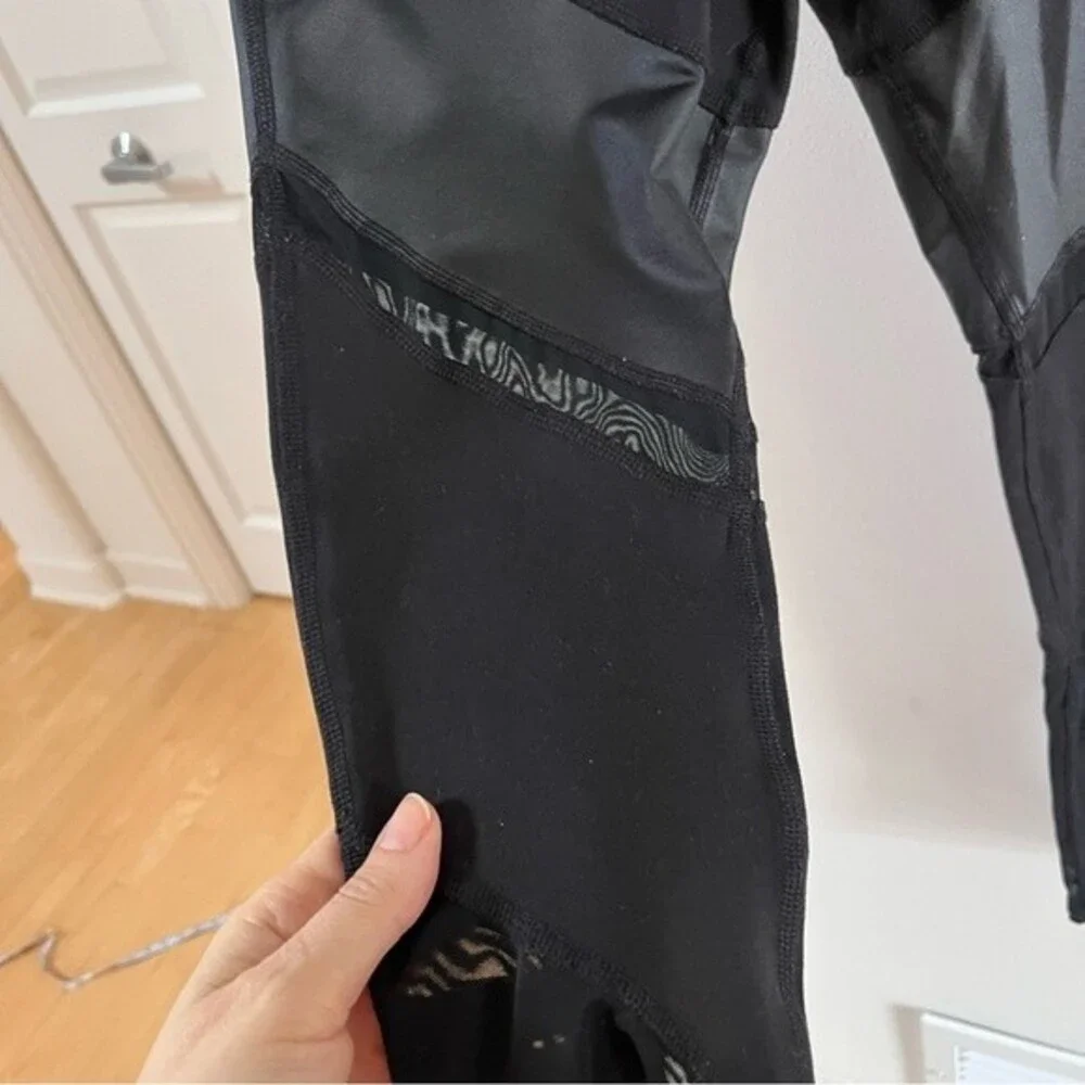Alo Yoga Sheila Mesh Panels Leggings Athletic Gym Moto in Black S
